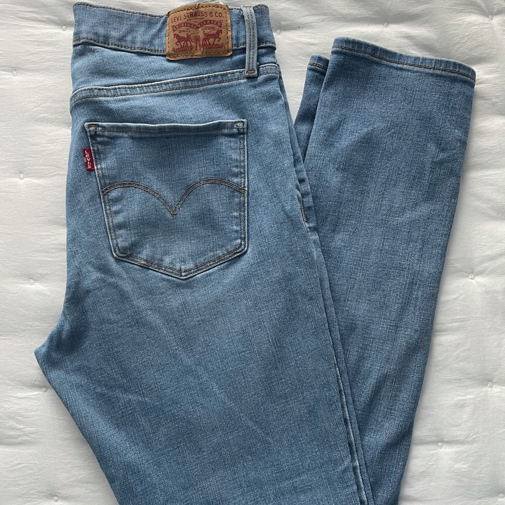 Levi’s 311 Shaping Skinny